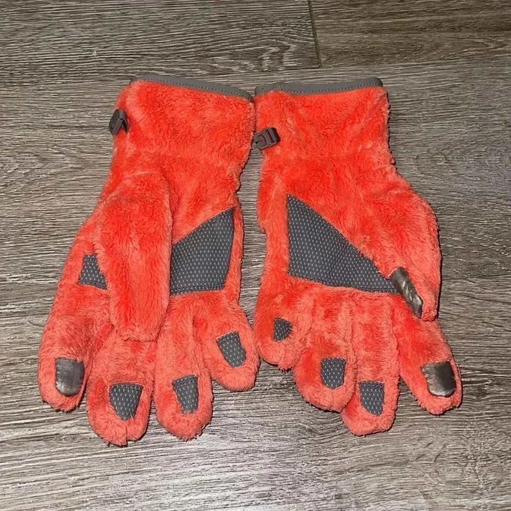 The North Face Women’s Osito Gloves orange small